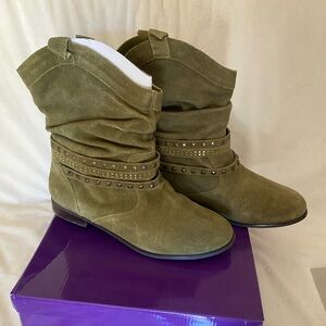 Twiggy London Suede boots like new! 11 Wide